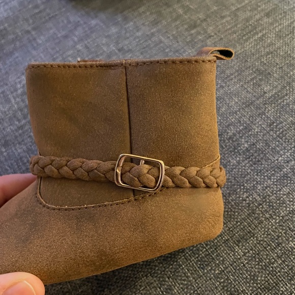 Carter’s baby girl soft soles booties - Picture 3 of 7